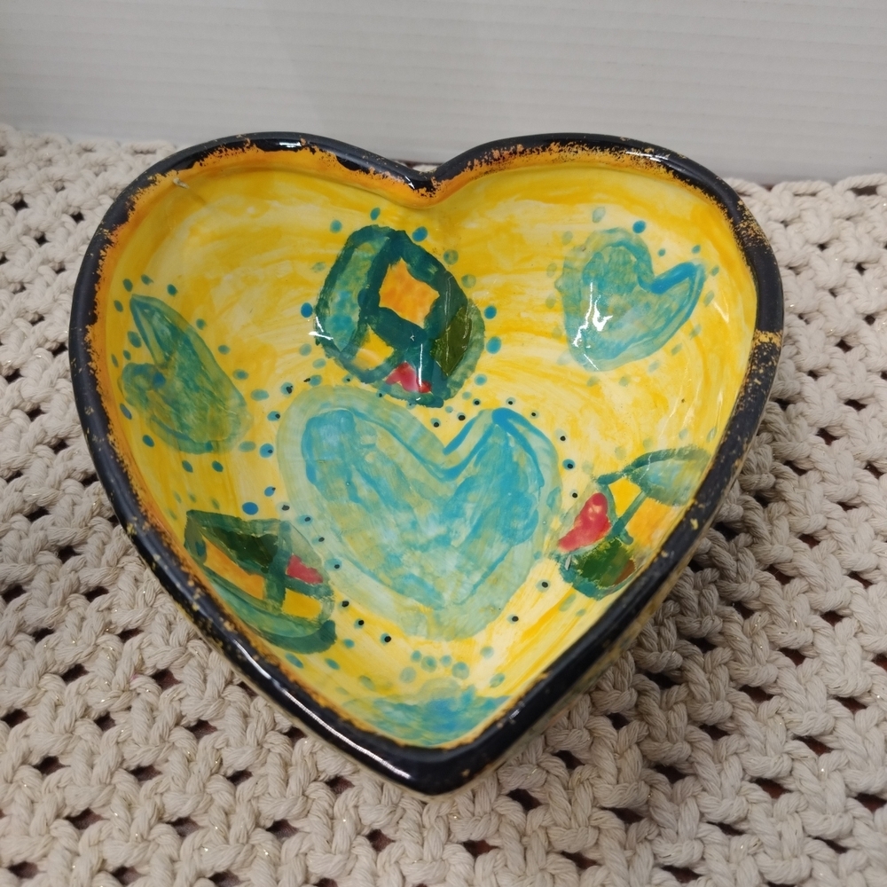 Mustard Seed Bill Brown Studio Pottery Heart Bowl 8x3 Inches